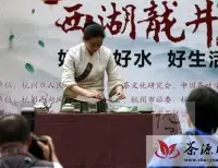 西湖龙井开茶节在杭州灵隐景区举行