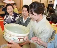日本奈良西大寺举行传统活动“大茶盛”