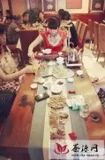 首届功夫茶宴——玫瑰情缘茶宴文化品鉴会在乌市举办